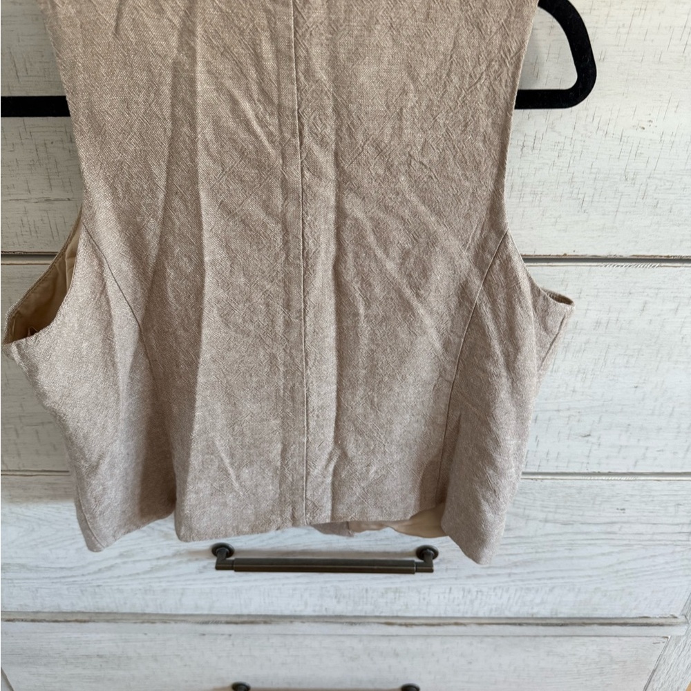 Point Zero Tan Textured Vest - Picture 2 of 3